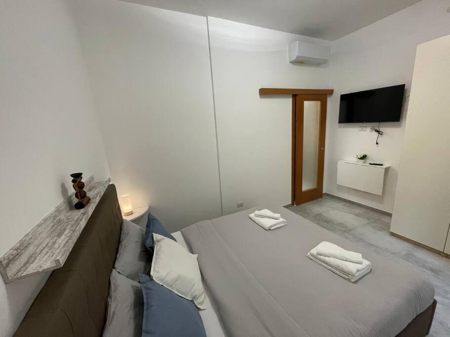 Tiny House - 15 Minutes To Duomo Apartment Milan Exterior photo